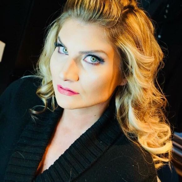 Meet your Posher, Dara - Picture 1 of 1